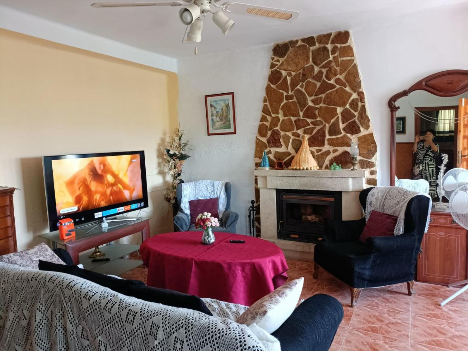 Bedroom With Private Bathroom And Two-Bedroom Family Suite In Quiet Forest Country House 80M2 Large Swimming Pool Music Town Lliria The Garden And Swimmingpool And Garden Are Shared Dış mekan fotoğraf