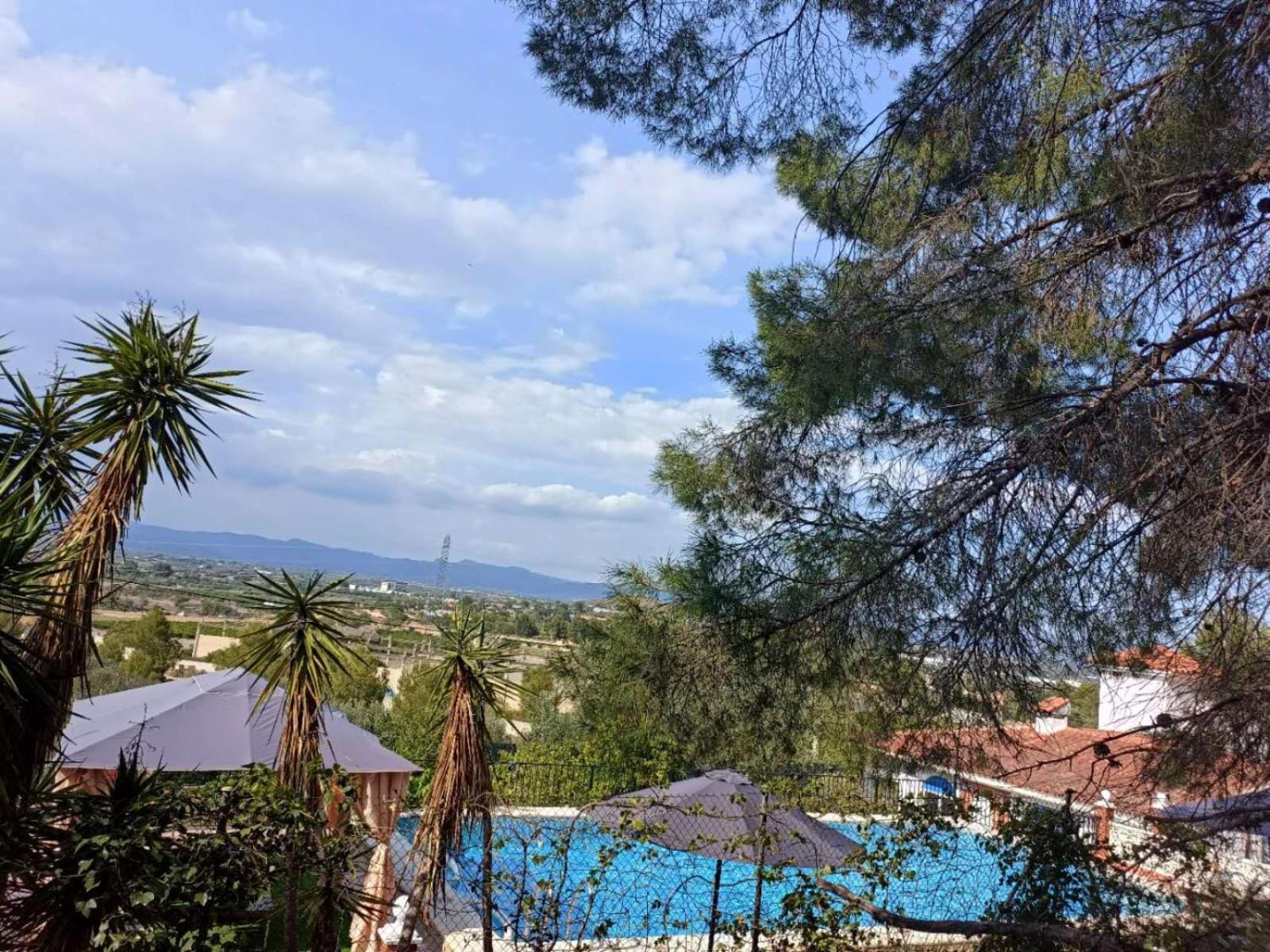 Bedroom With Private Bathroom And Two-Bedroom Family Suite In Quiet Forest Country House 80M2 Large Swimming Pool Music Town Lliria The Garden And Swimmingpool And Garden Are Shared Dış mekan fotoğraf