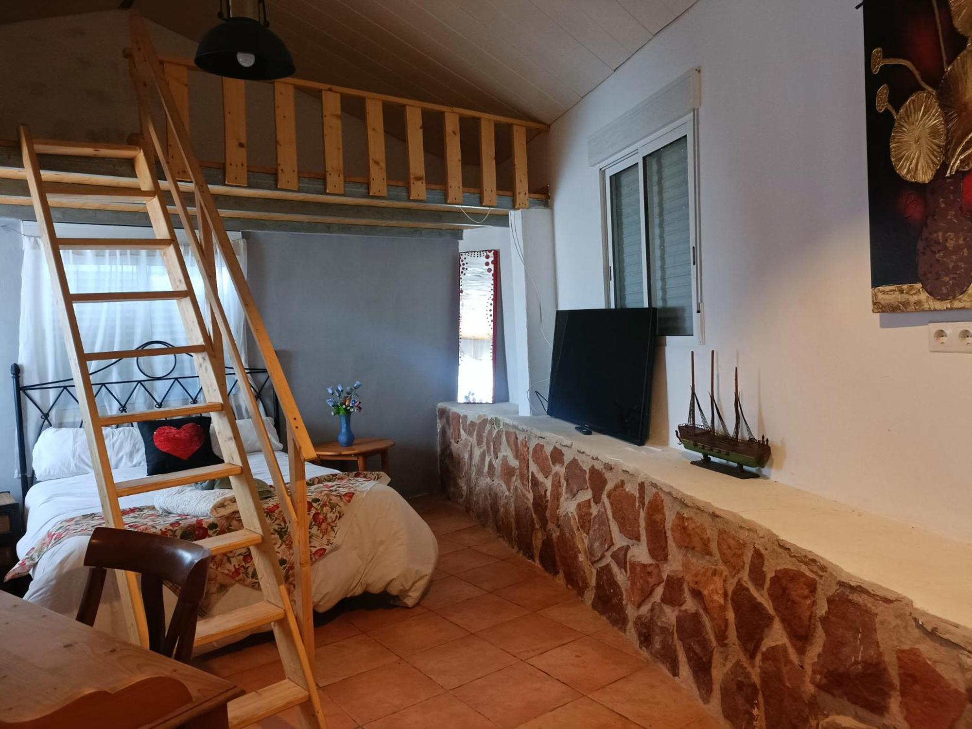 Bedroom With Private Bathroom And Two-Bedroom Family Suite In Quiet Forest Country House 80M2 Large Swimming Pool Music Town Lliria The Garden And Swimmingpool And Garden Are Shared Oda fotoğraf